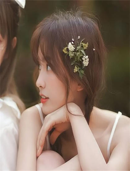 12岁女孩看自己5岁视频一脸惊讶-挖掘机视频表演动画片